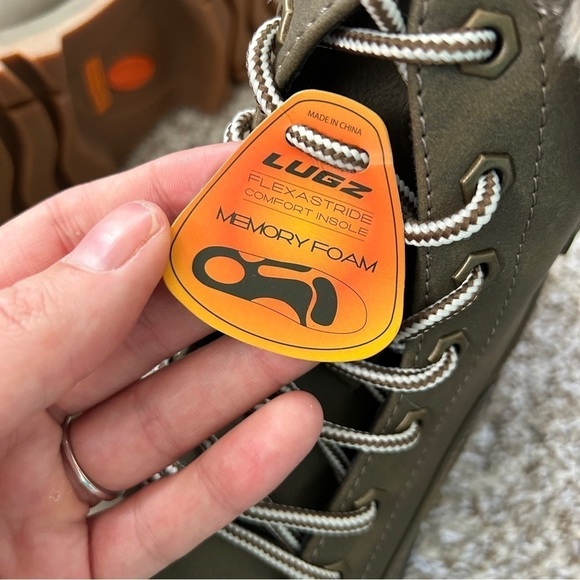 NWT Lugz Flexastride Memory Foam Comfort Insole Faux Fur Fashion Boot Size 10 - Picture 5 of 8